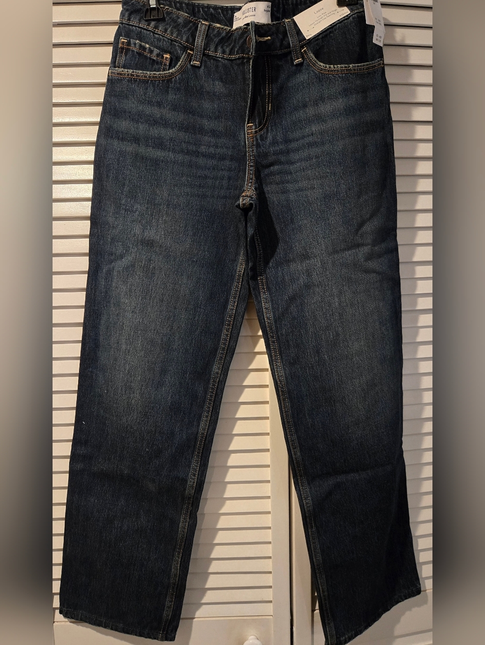 Hollister Women's Dark Blue Wash Low-Rise Loose Jeans